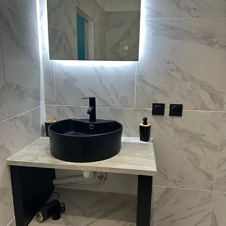 La Maison De Julia Bleute マントン